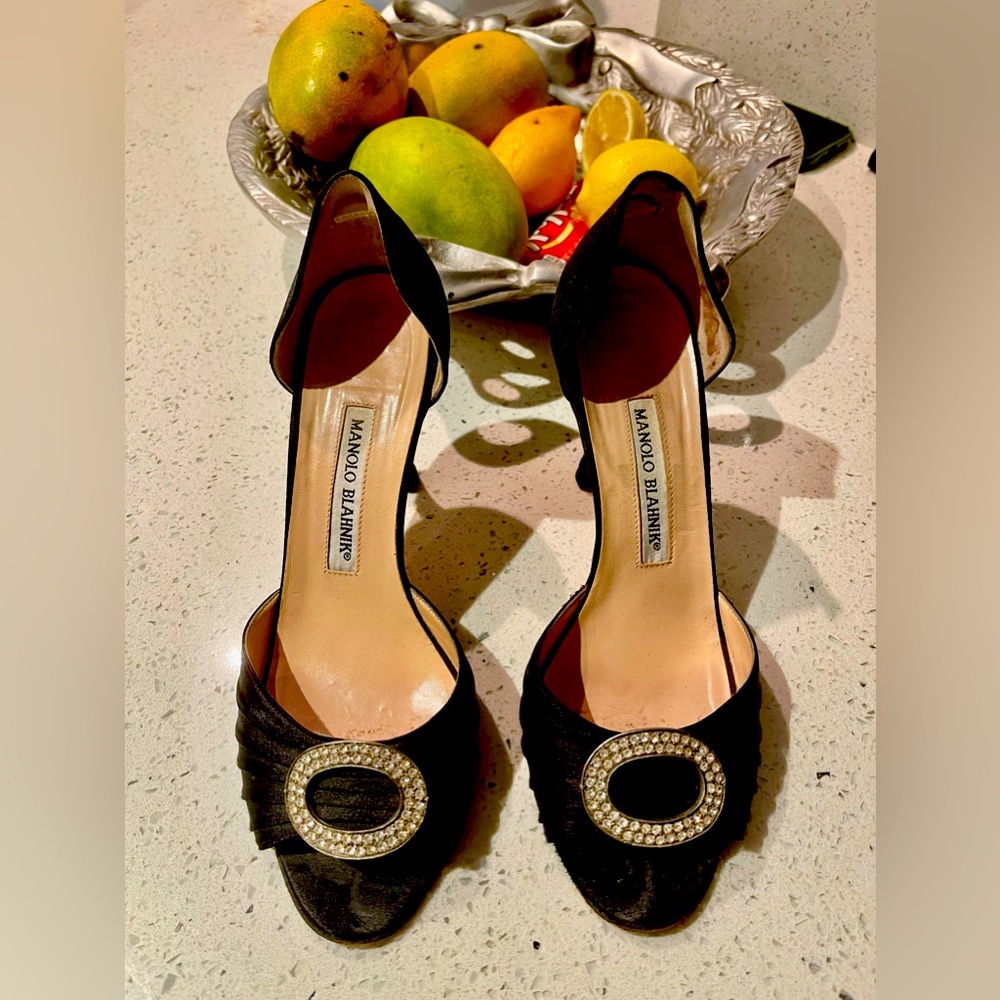 Manolo Blahnik Shoes Size 7.5